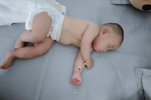 黔南宝宝突然很多眼屎